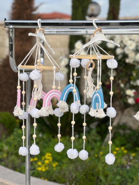 تعليقة مكرمية ازرق